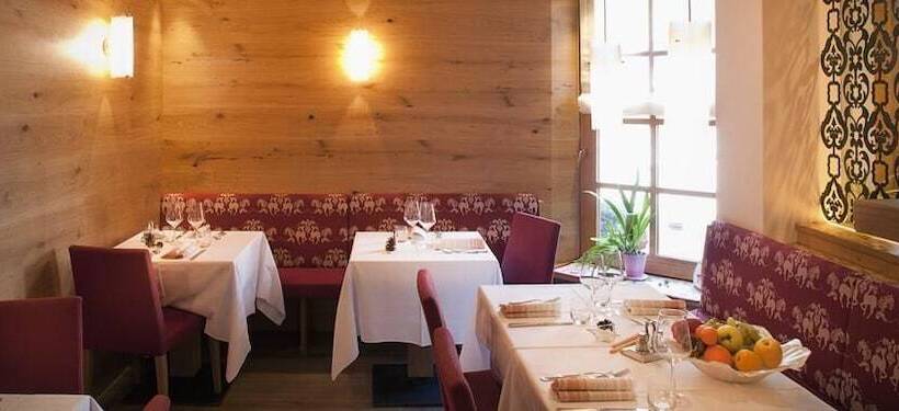 בית מלון כפרי Cevedale Living Romance