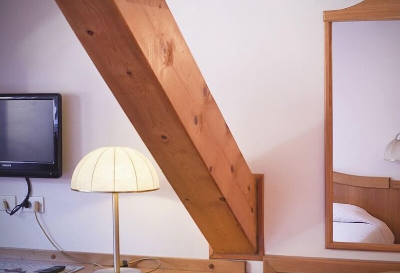 בית מלון כפרי Cevedale Living Romance