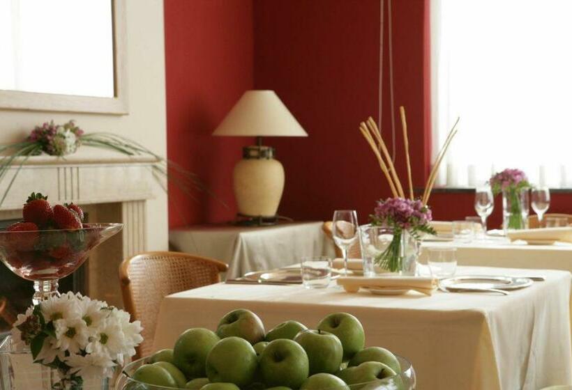 Отель Cristina Park