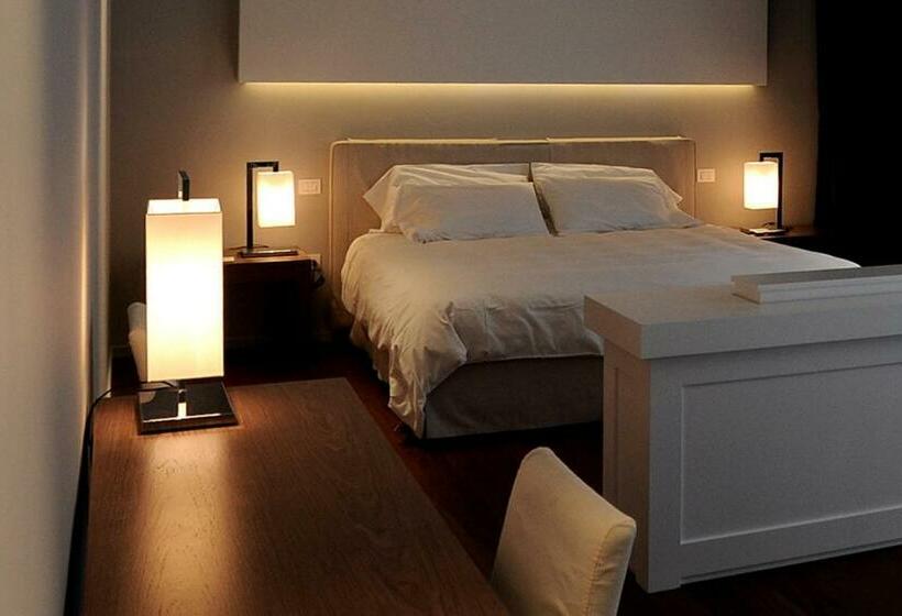 Отель Cristina Park