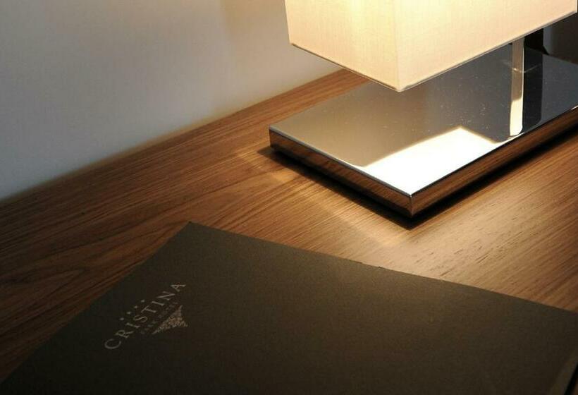 Отель Cristina Park