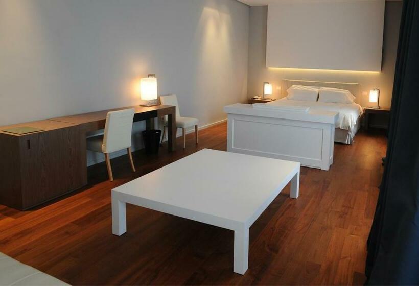 Отель Cristina Park