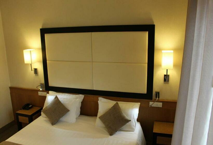 هتل Daniel & Ristorante Cocchi