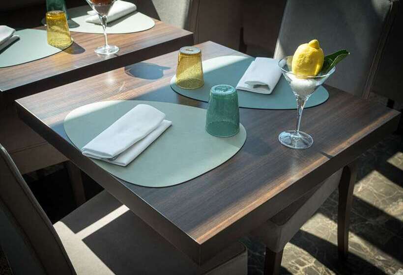 هتل De Bonart Naples   Curio Collection By Hilton
