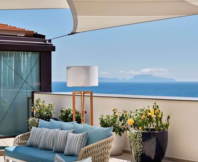 هتل De Bonart Naples   Curio Collection By Hilton