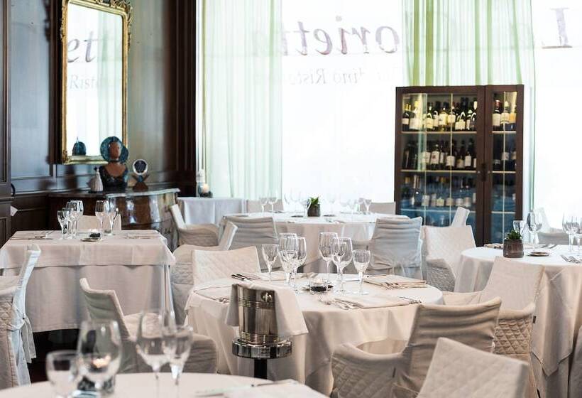 هتل Dei Congressi