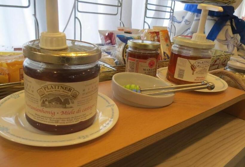 בית מלון כפרי Eden