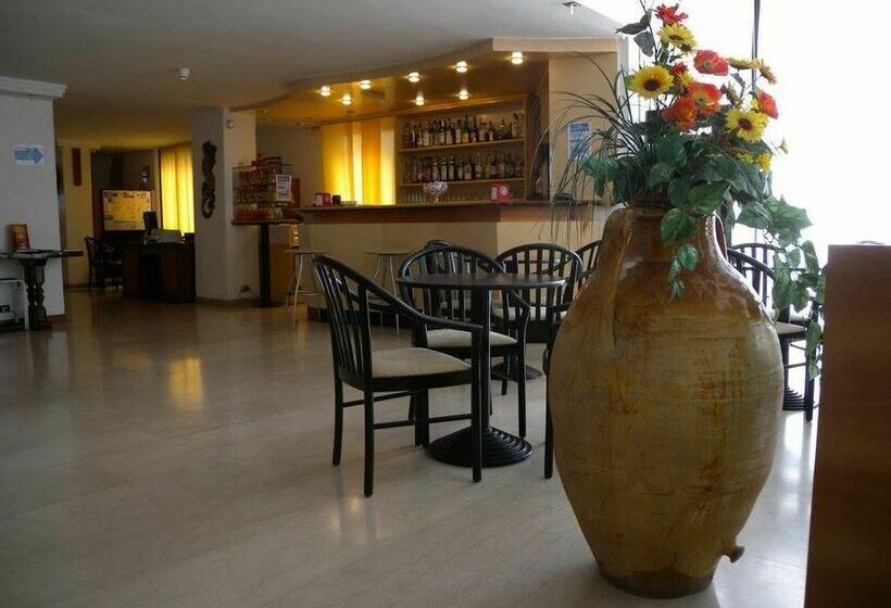 فندق Grand Meeting