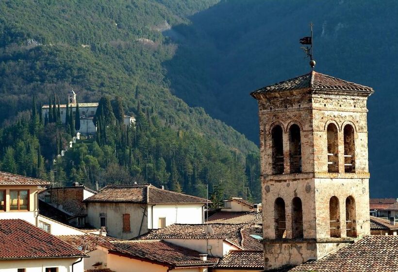 فندق Grande Albergo Quattro Stagioni