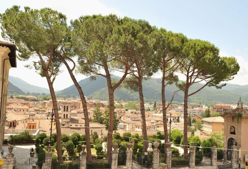 فندق Grande Albergo Quattro Stagioni