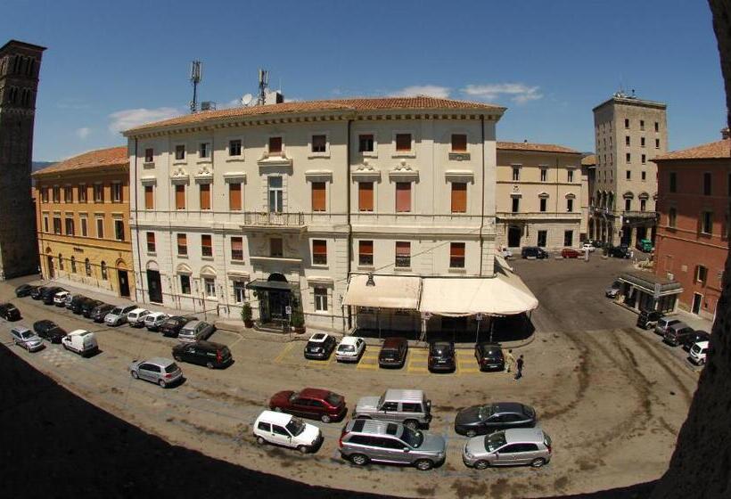 فندق Grande Albergo Quattro Stagioni