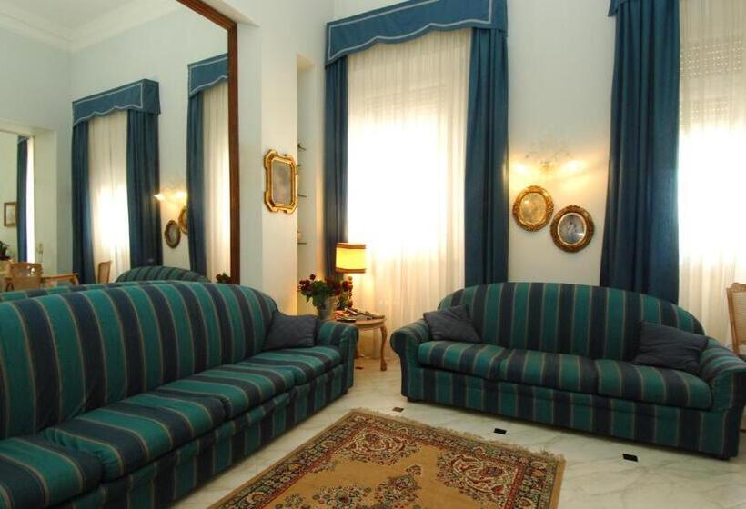 فندق Grande Albergo Quattro Stagioni