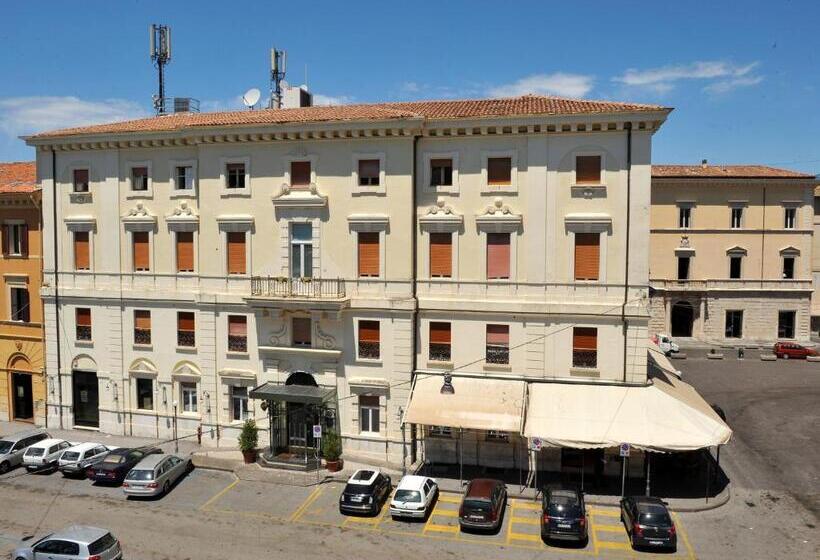 فندق Grande Albergo Quattro Stagioni