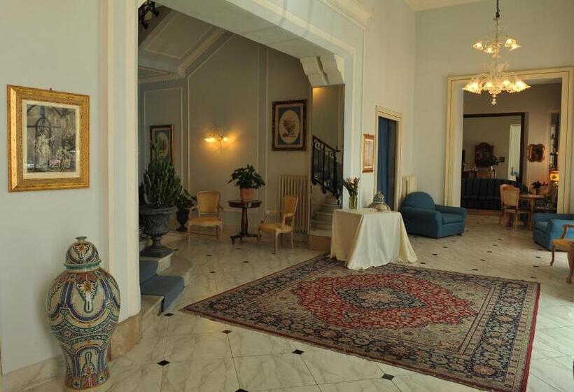 فندق Grande Albergo Quattro Stagioni