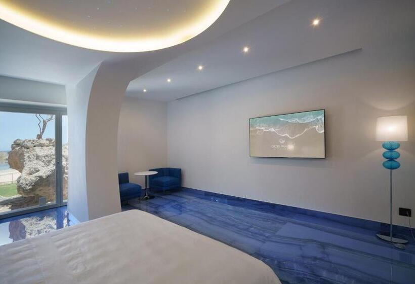 Отель Grotta Palazzese Beach