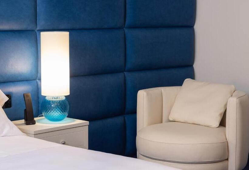 Отель Grotta Palazzese Beach