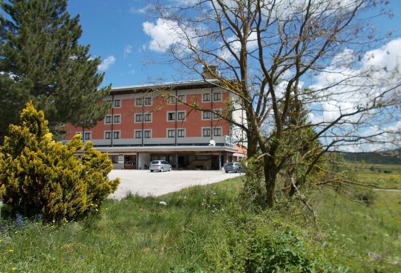 בית מלון כפרי Holidays