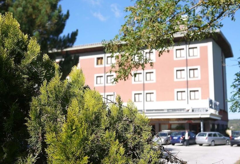 בית מלון כפרי Holidays