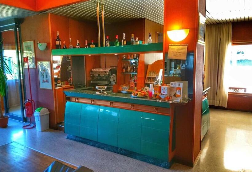 בית מלון כפרי Holidays