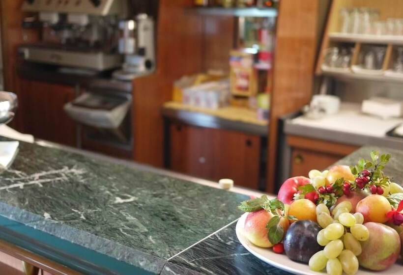 בית מלון כפרי Holidays