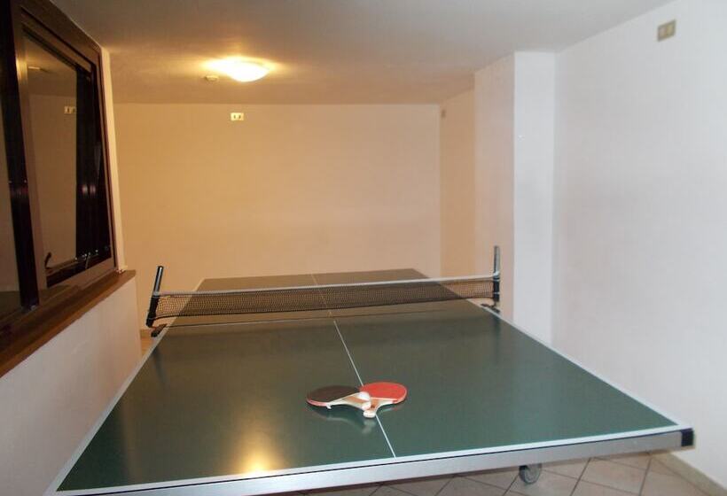 בית מלון כפרי Holidays