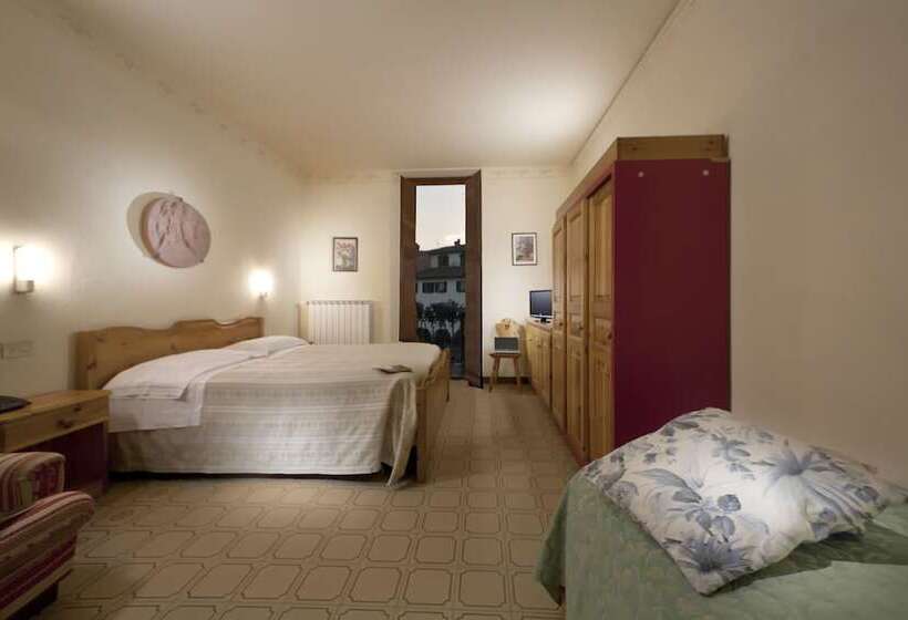 ホテル Italia Ristorante Pizzeria