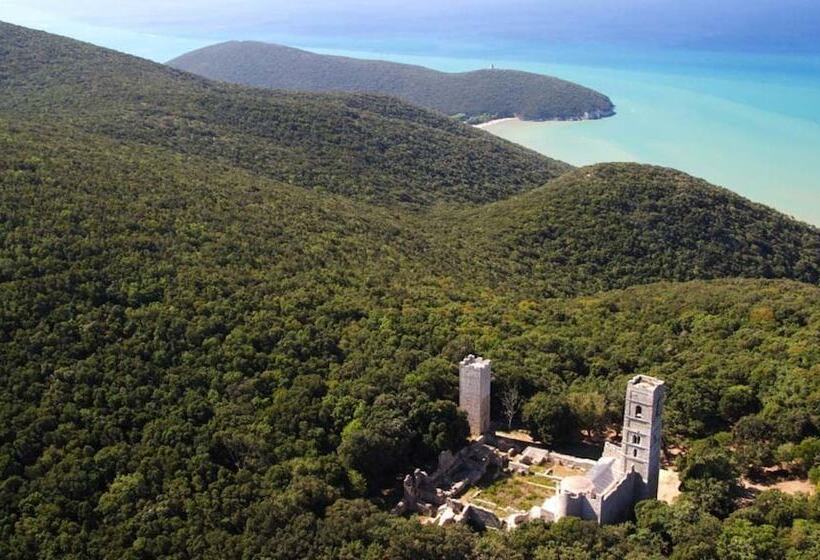 בית מלון כפרי La Caletta