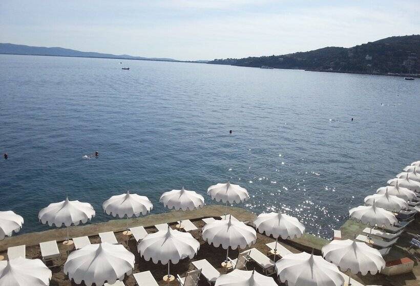 בית מלון כפרי La Caletta