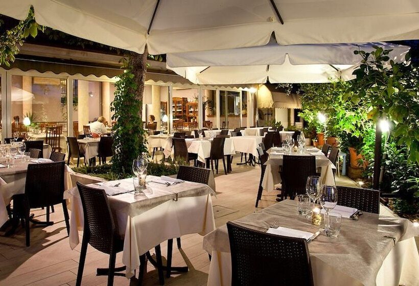 Отель La Palomba