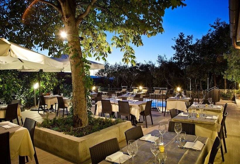 Отель La Palomba