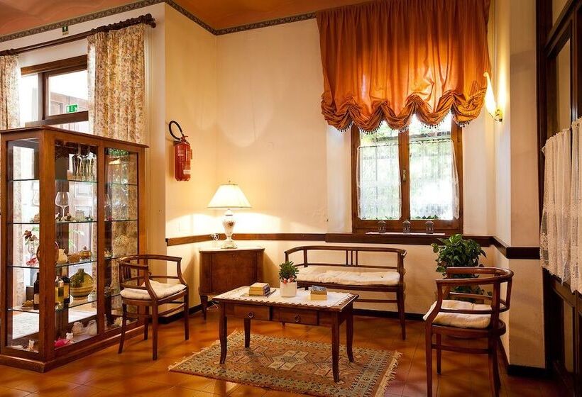 Отель La Palomba