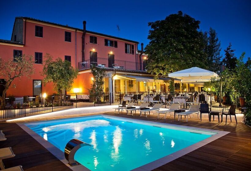 Отель La Palomba