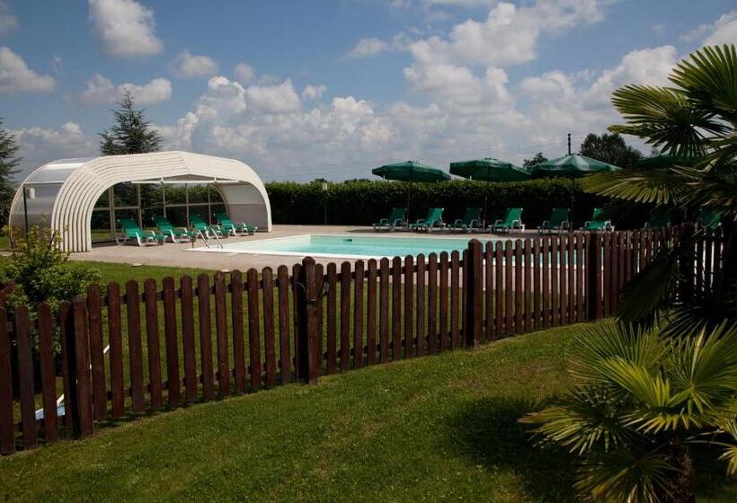 ホテル Lo Scoiattolo Piedmont Bike