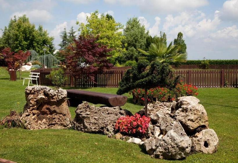 ホテル Lo Scoiattolo Piedmont Bike