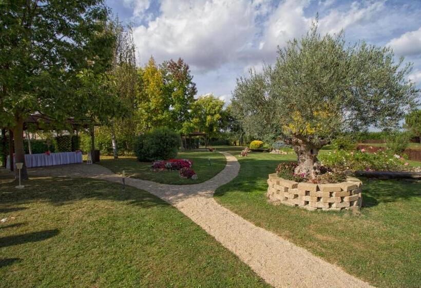 ホテル Lo Scoiattolo Piedmont Bike