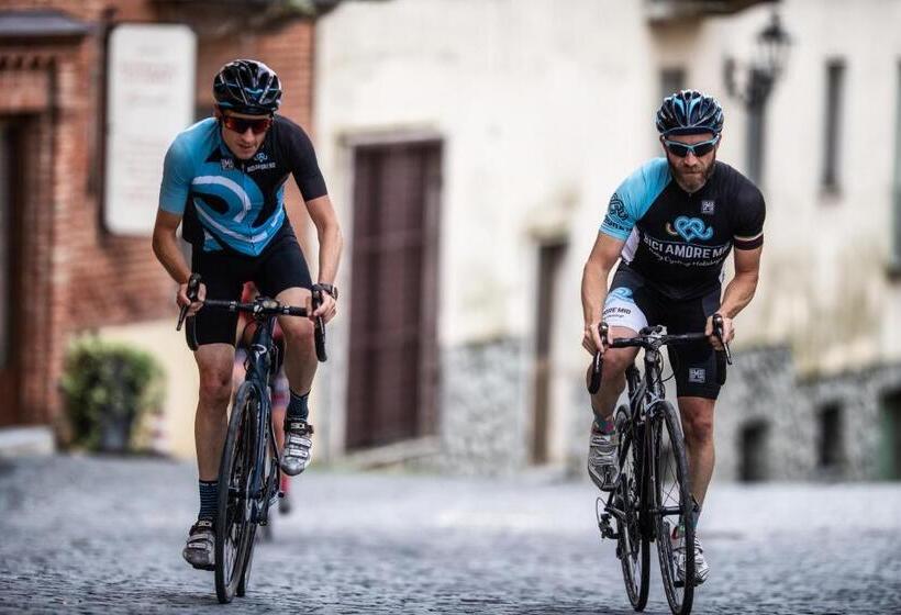 ホテル Lo Scoiattolo Piedmont Bike