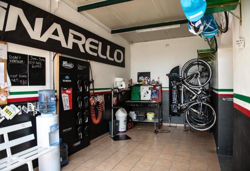 ホテル Lo Scoiattolo Piedmont Bike