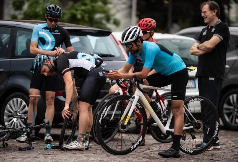 ホテル Lo Scoiattolo Piedmont Bike