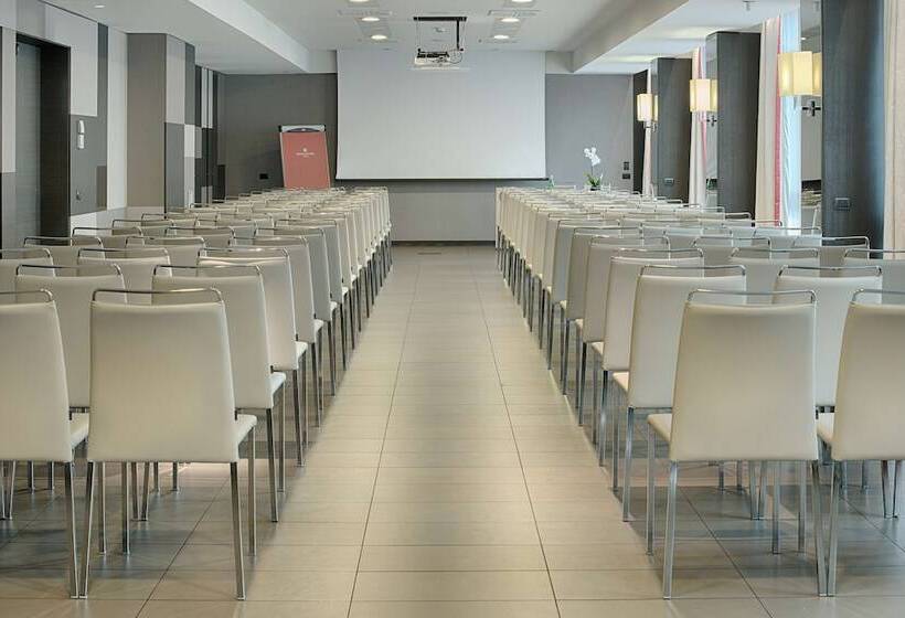 هتل NH Collection Milano President