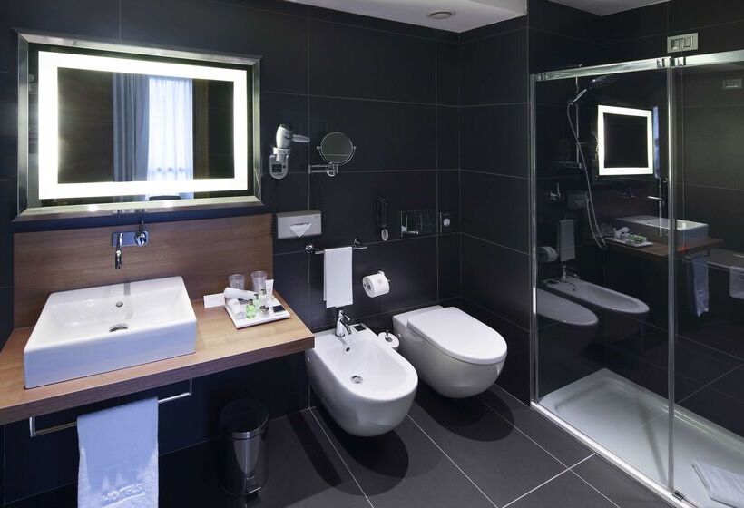 هتل NH Collection Milano President