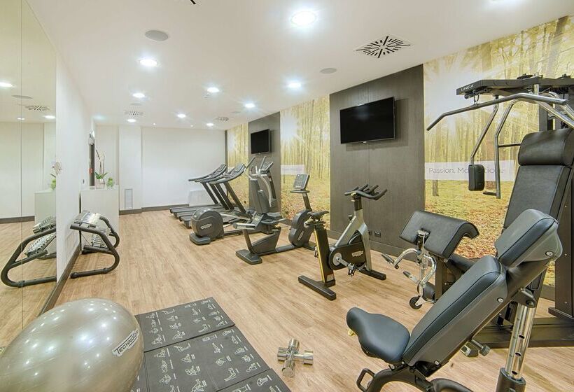 هتل NH Collection Milano President