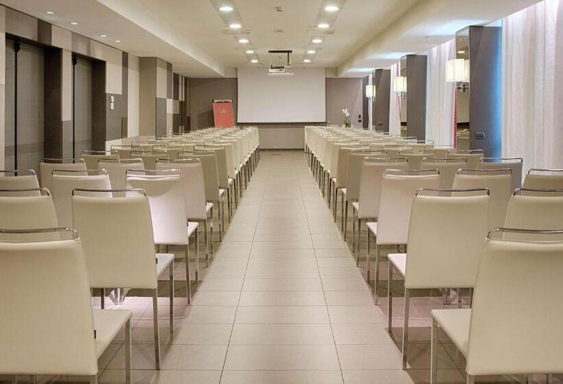 هتل NH Collection Milano President