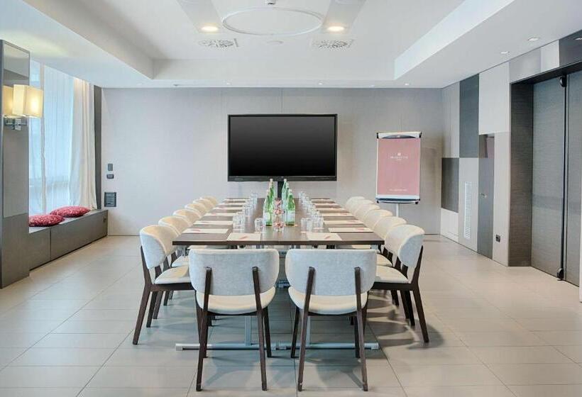 هتل NH Collection Milano President