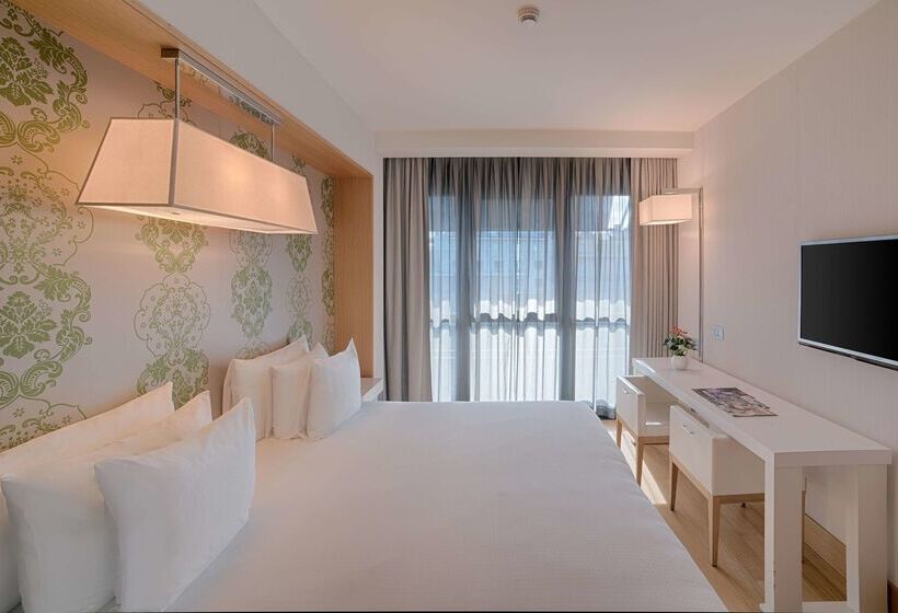 هتل NH Collection Roma Vittorio Veneto