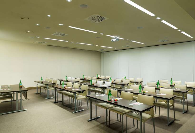 هتل NH Collection Roma Vittorio Veneto