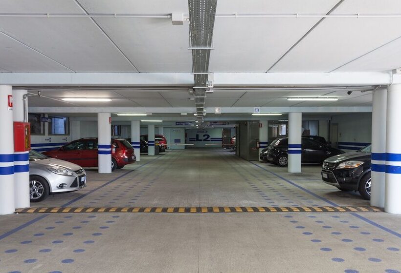 Отель Portici Romantik & Wellness