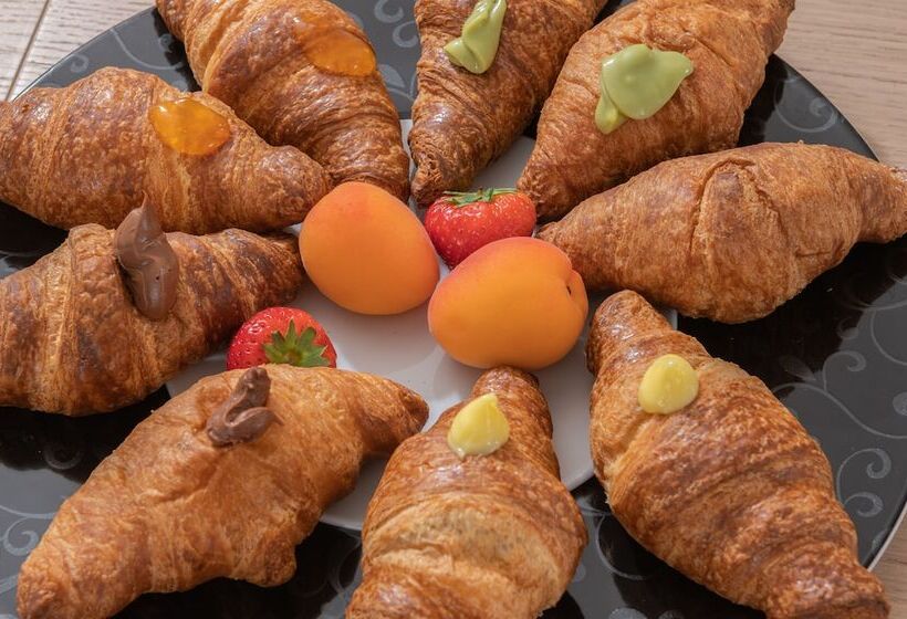 Отель Portici Romantik & Wellness