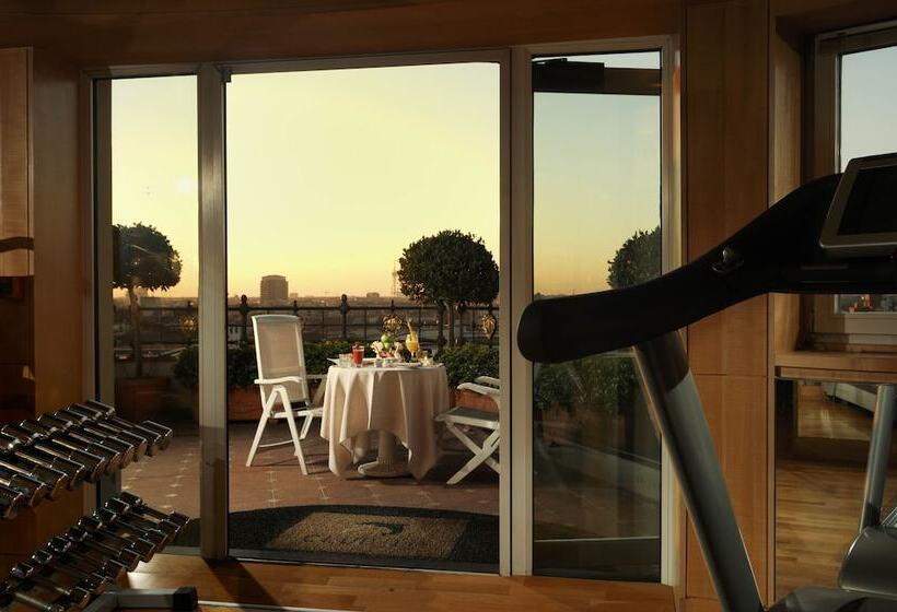 هتل Principe Di Savoia  Dorchester Collection