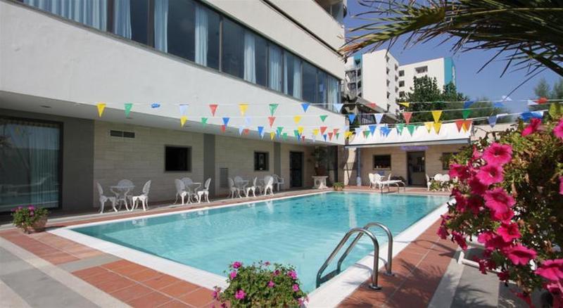 Отель Promenade