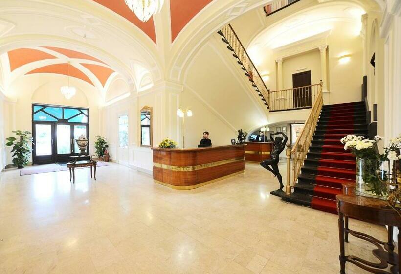 Отель Ristorante Vittoria